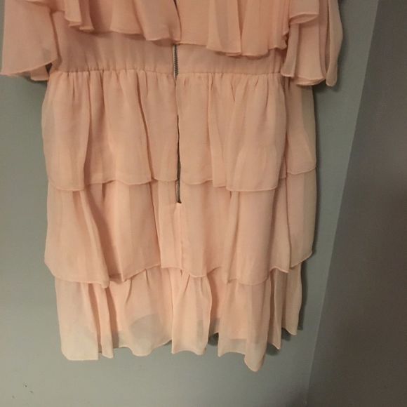 NWT $395 alice + olivia | Nichola | Tier Ruffled Silk Cold-Shoulder Dress | 12 - Picture 9 of 16